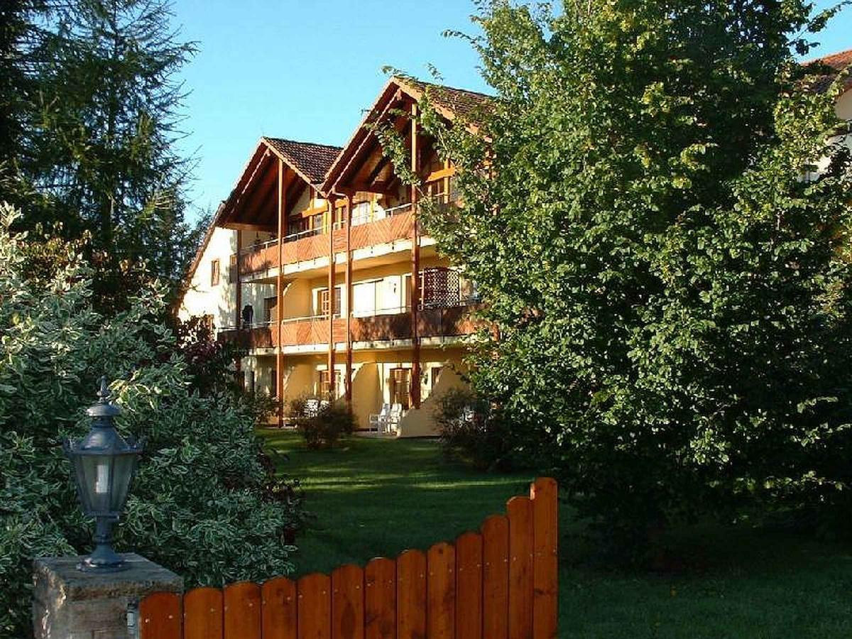 Hotel-Gasthof Zum Suessen Grund Albstadt Exterior photo